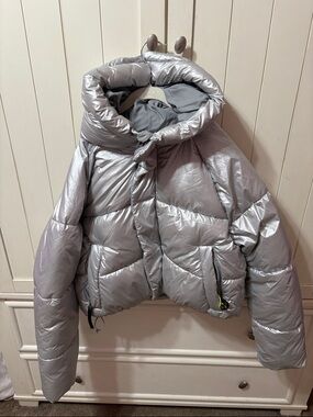 EUC Target cropped Silver Puff Jacket, size medium